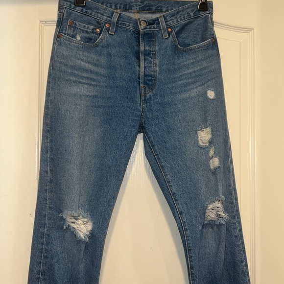 NWOT Levi’s 501 Button-Fly Distress Denim - Picture 3 of 9
